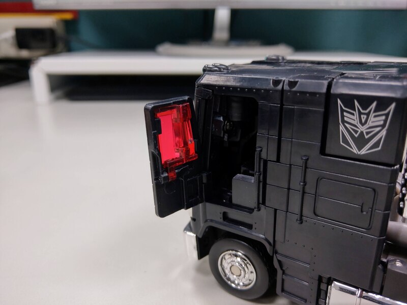 MP 49 Black Convoy In Hand Images Gallery  (19 of 23)
